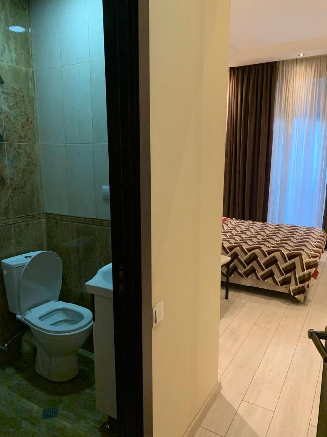 Apartment Three Bedroom In Saburtalo 第比利斯 外观 照片